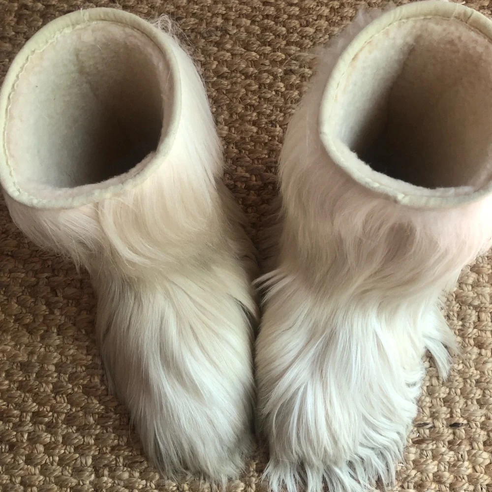 New: Vintage 90’s Yeti Goat Hair and Wool Boots. Size 41